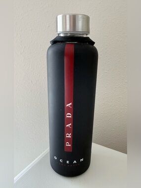 Prada | Black Beauty Luna Rossa Ocean Screw Top 16 oz Water Bottle